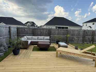 Spacious upstairs bedroom for rent