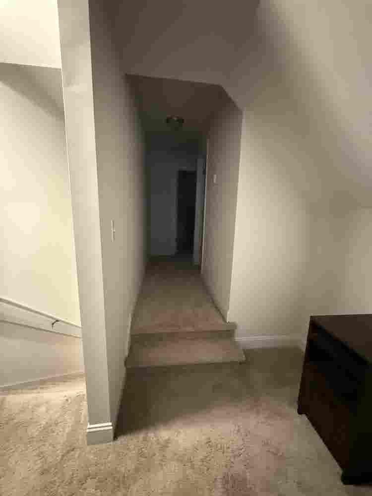 Spacious upstairs bedroom for rent
