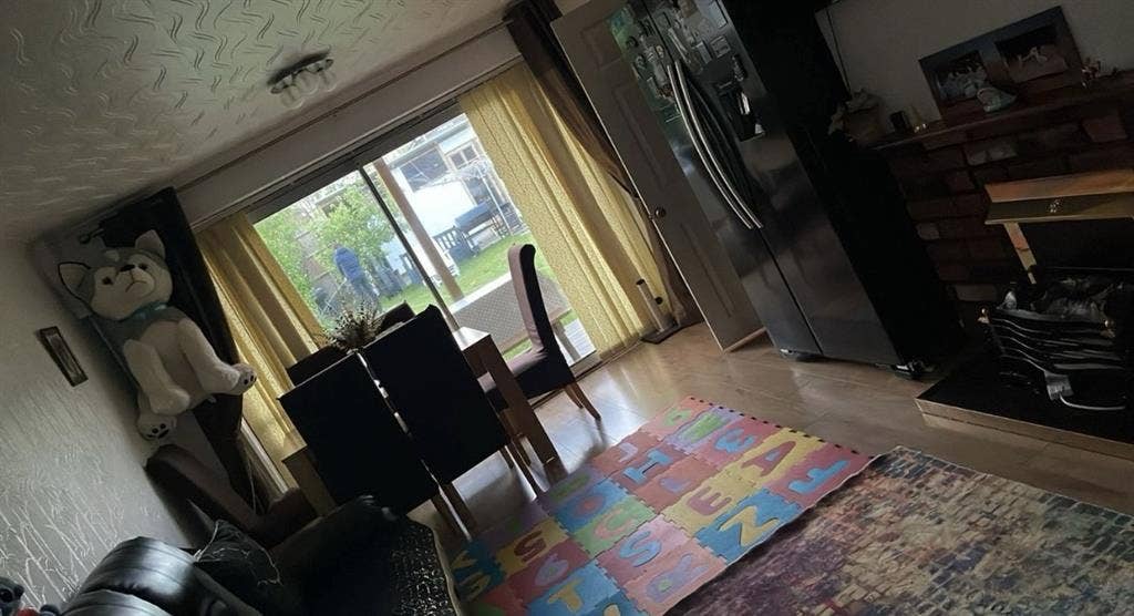 Double room for rent .