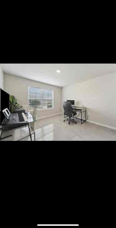 Room for rent w/ private bathroom