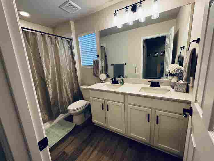 Room for Rent in Thornton