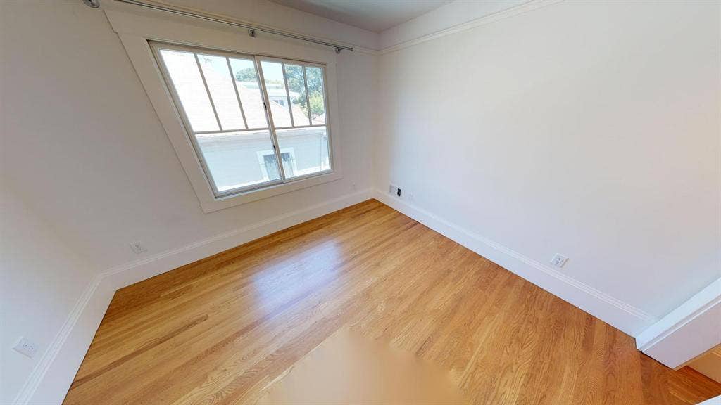 1 BR in Oakland