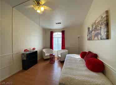 Room in the spring valley area