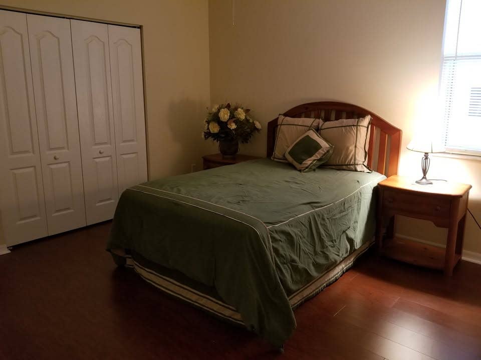 Spacious & Private with Lake View