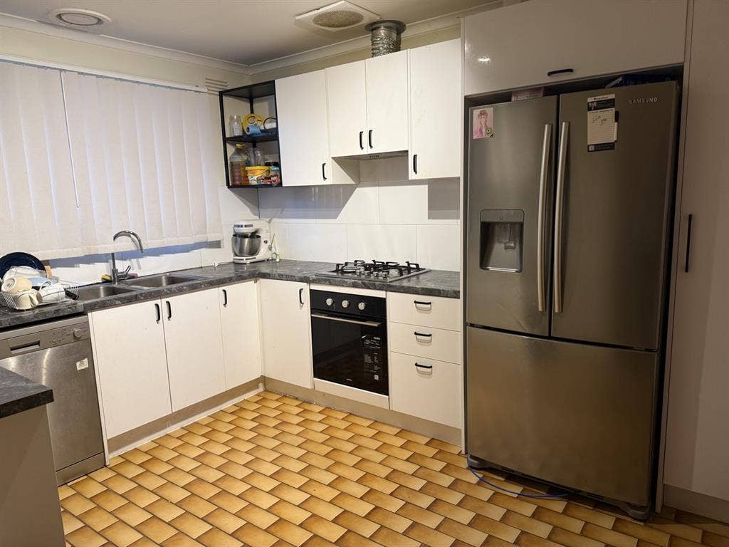 Room available in Corio