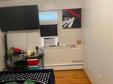 One room w/ bathroom (1 person)