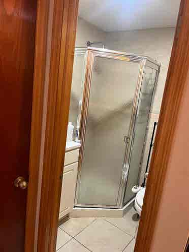 One room w/ bathroom (1 person)