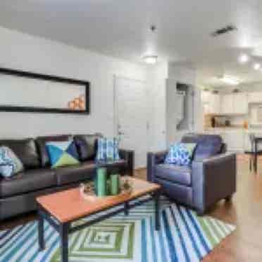 APARTMENT AVAILABLEE