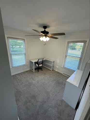 Looking for roommate