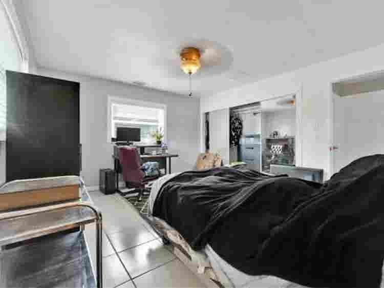 Unfurnished Room for rent