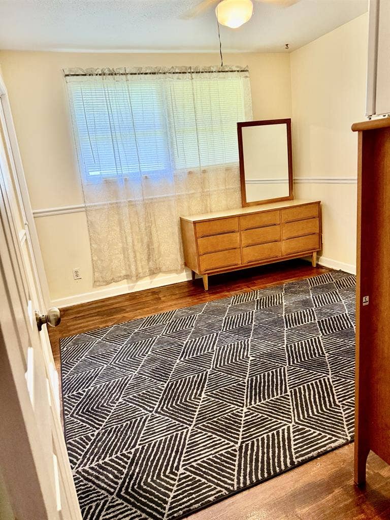 Room for rent, preferred female.