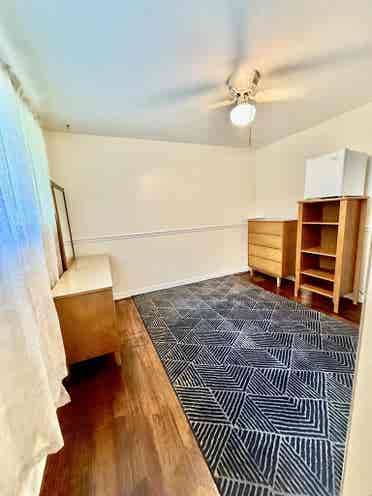Room for rent, preferred female.
