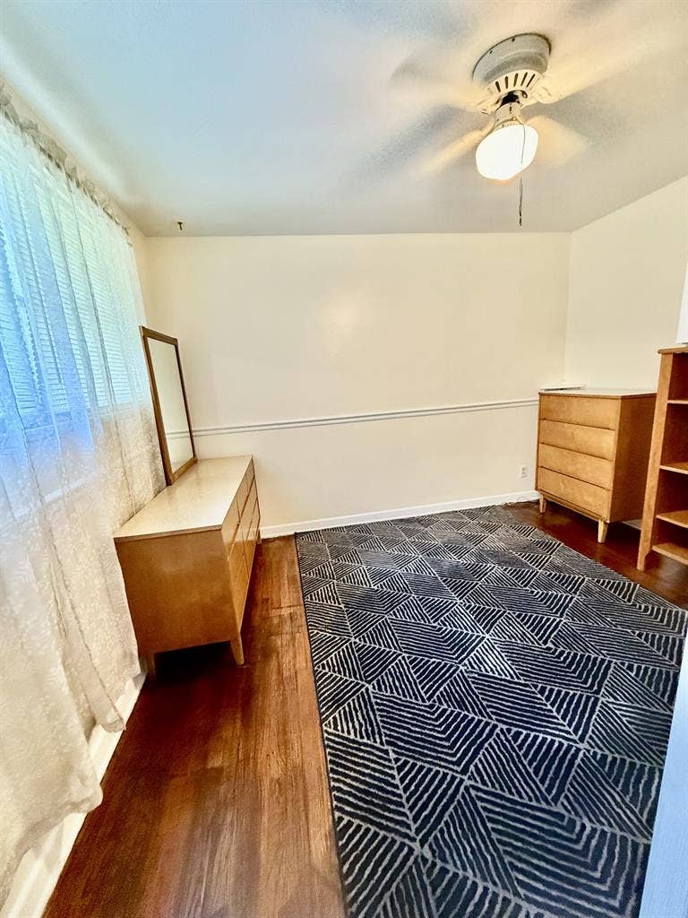 Room for rent, preferred female.