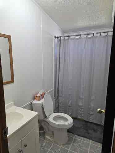 2 ROOMS FOR RENT: SHARE MOBILE HOME