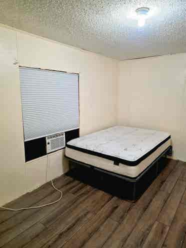 2 ROOMS FOR RENT: SHARE MOBILE HOME