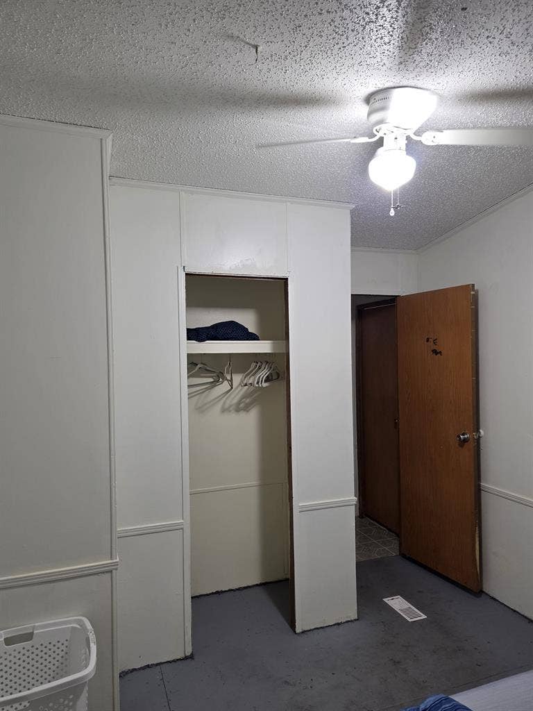 2 ROOMS FOR RENT: SHARE MOBILE HOME