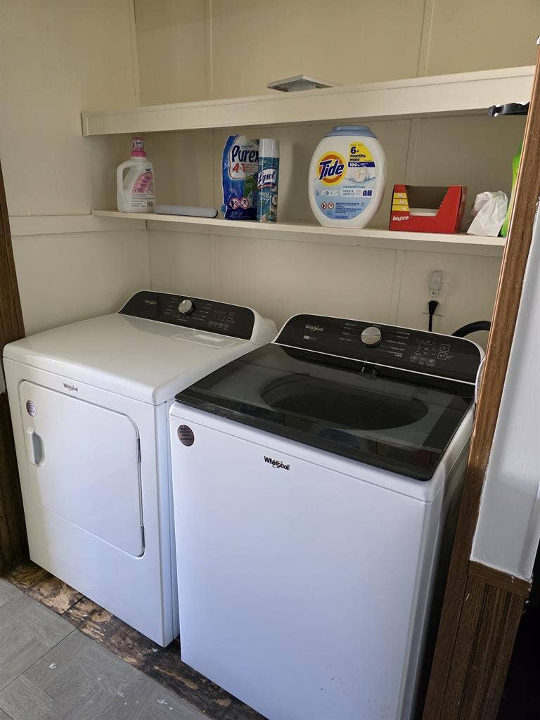 2 ROOMS FOR RENT: SHARE MOBILE HOME