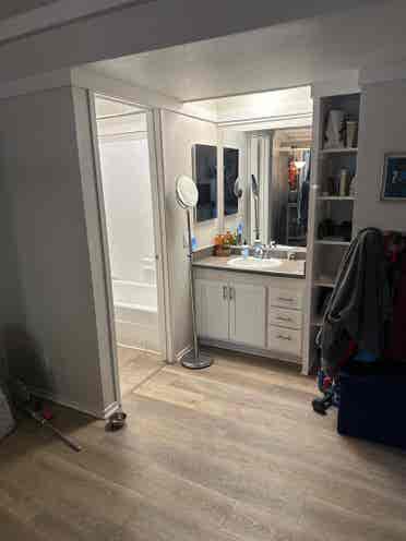 Large master bedroom for rent