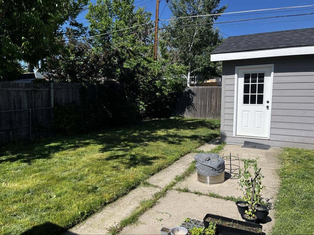 Roommates wanted July 1st!