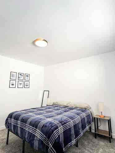 Spacious 3bedroom/w private parking