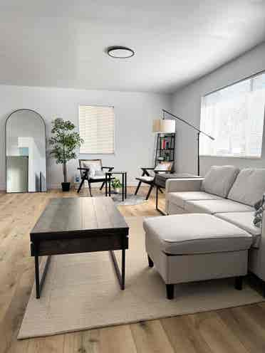 Spacious 3bedroom/w private parking