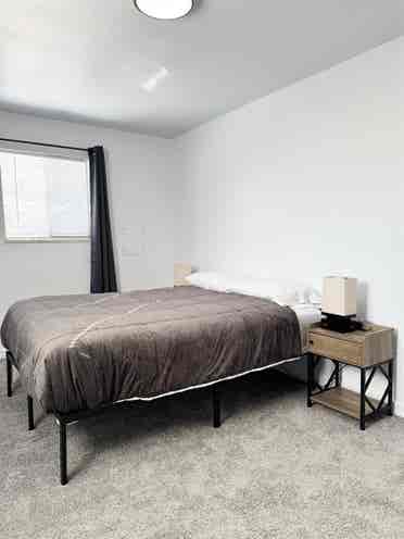 Spacious 3bedroom/w private parking