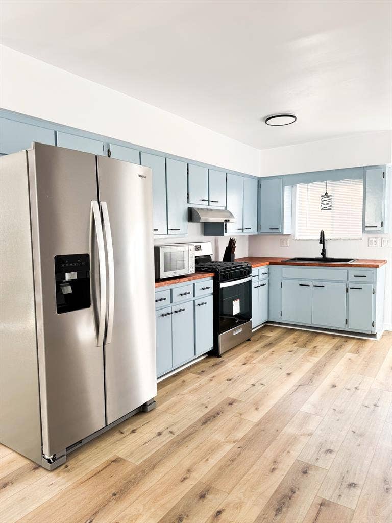 Spacious 3bedroom/w private parking