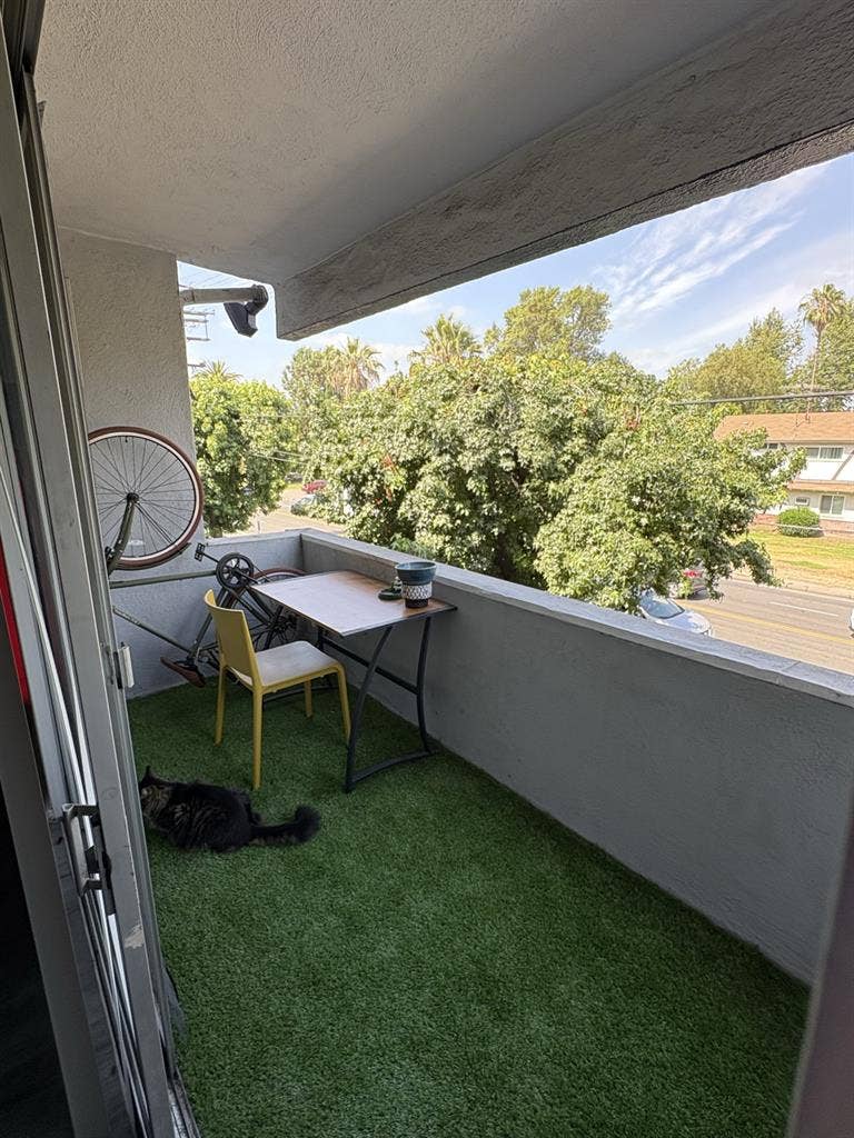 Month-to-Month | Prime Location