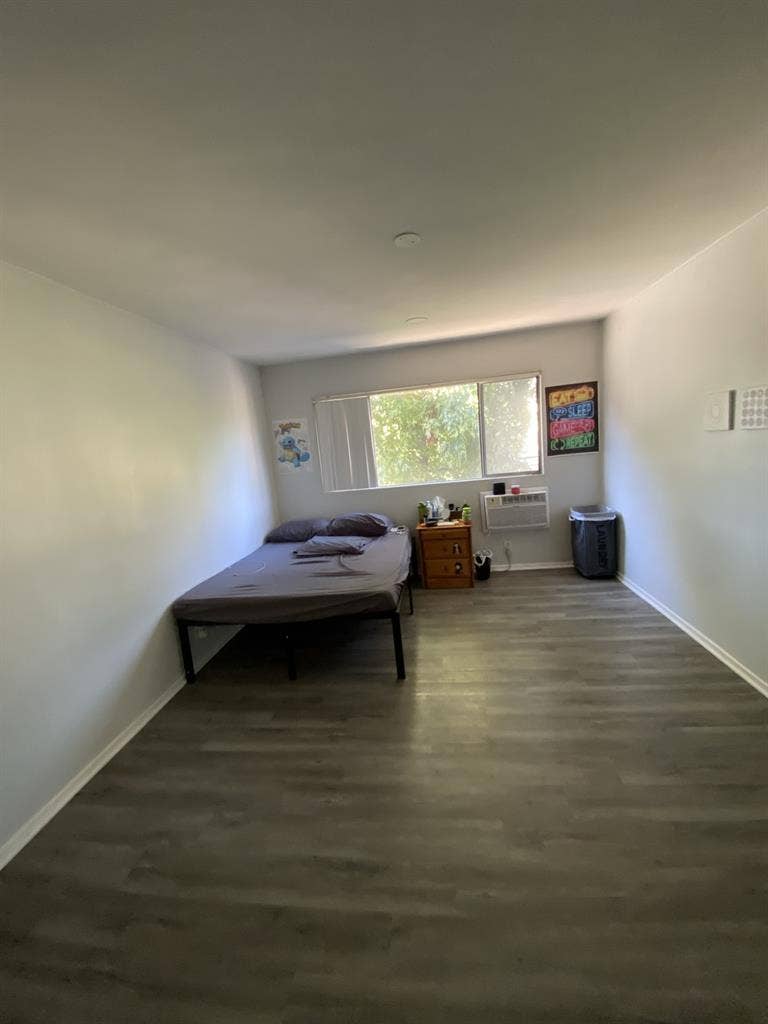 Month-to-Month | Prime Location