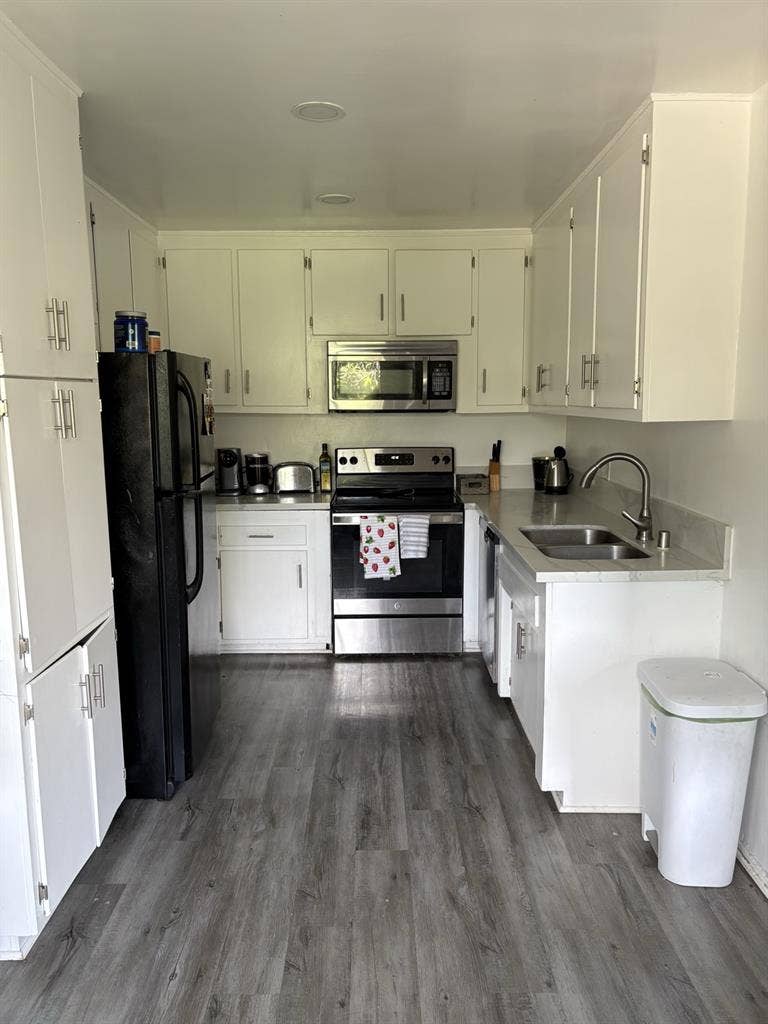 Month-to-Month | Prime Location