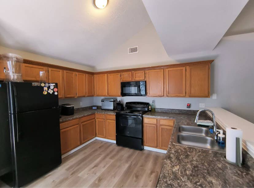 Move in ready-
Rent by the room