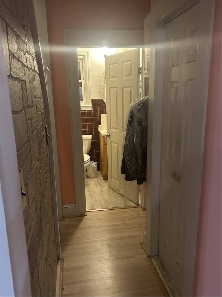 Medium sized room on second floor