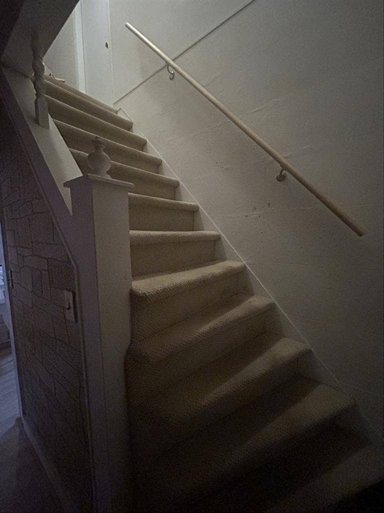 Medium sized room on second floor