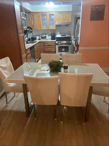 Medium sized room on second floor