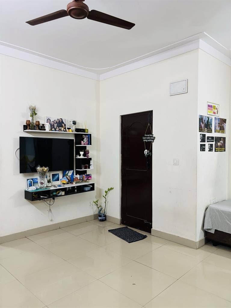 Furnished room for July- for Female