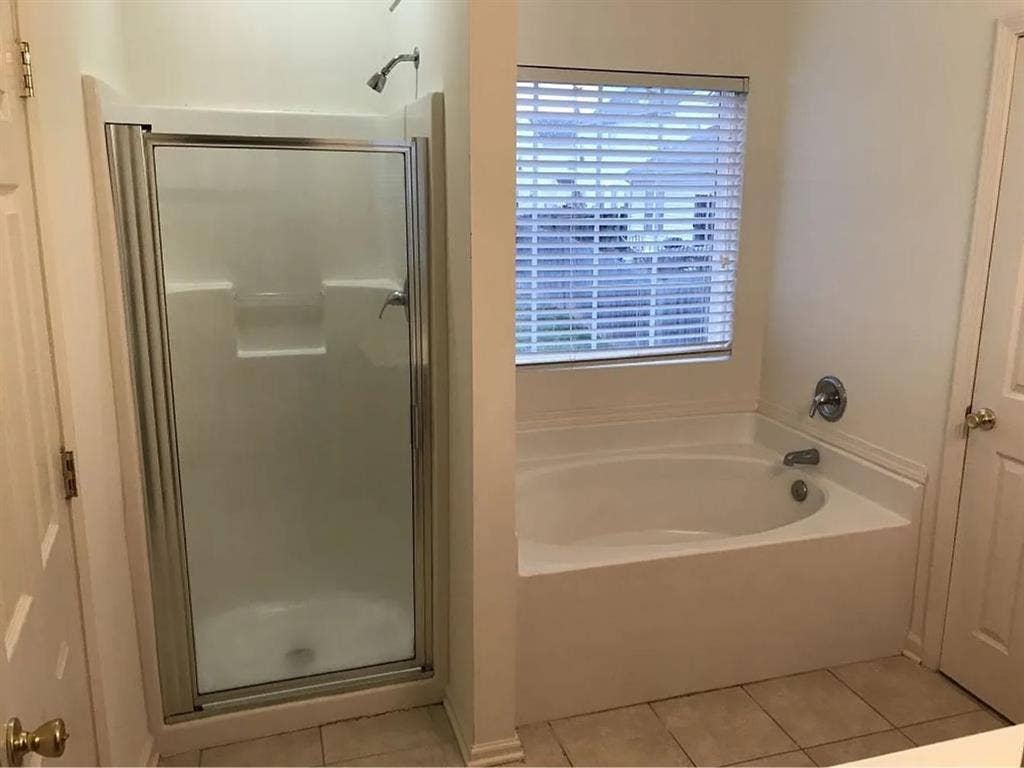 NEWLY RENOVATED MOVE IN READY