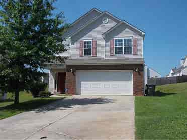 NEWLY RENOVATED MOVE IN READY