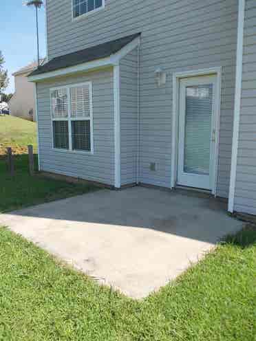 NEWLY RENOVATED MOVE IN READY