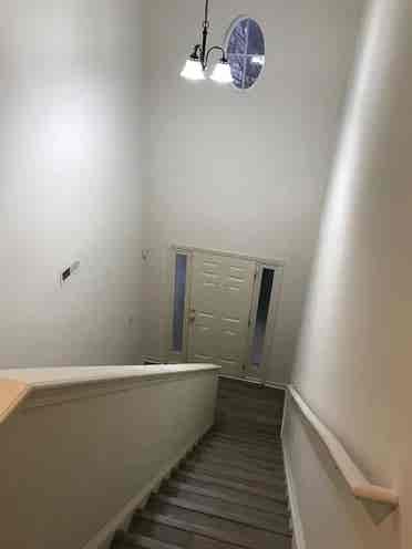 NEWLY RENOVATED MOVE IN READY