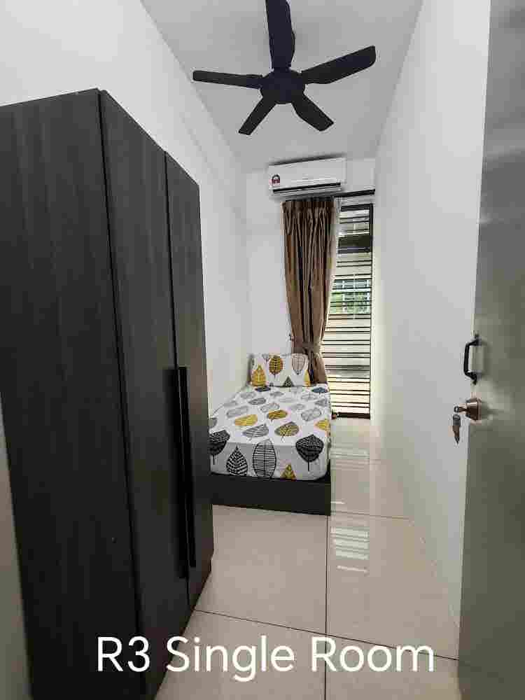 Bukit Indah/Nusa Bestari 
Room