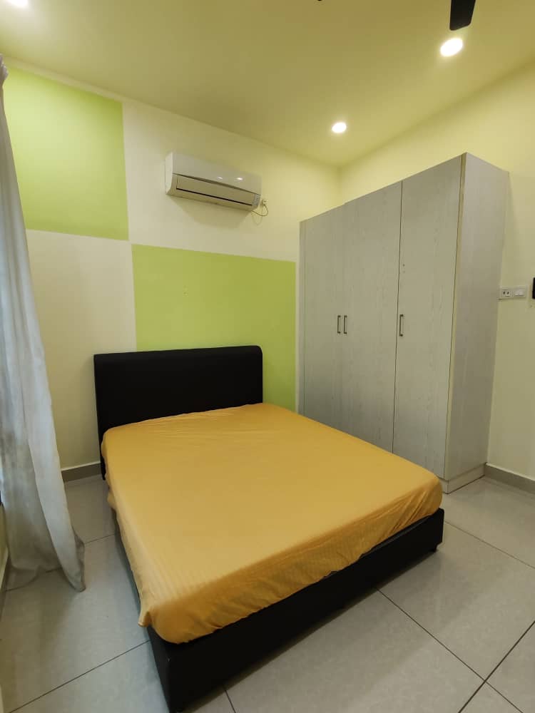 Bukit Indah/Nusa Bestari
Room