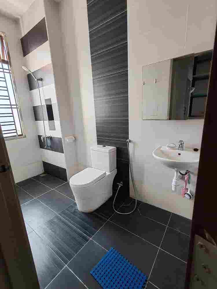 Bestari height 
Room for rent