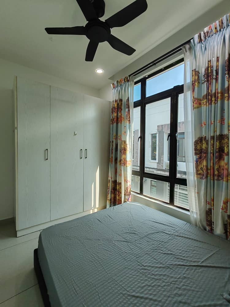 Bestari height
Room for rent
