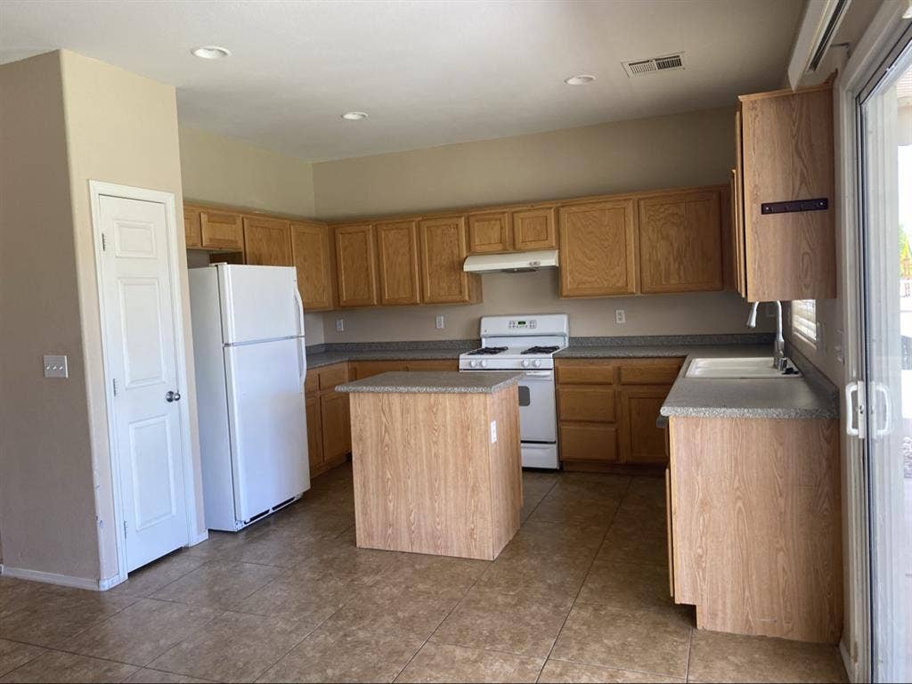 Clean. Well manage home. Organized