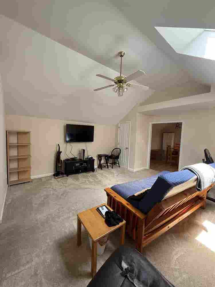 Loft Apartment Available for Rentt