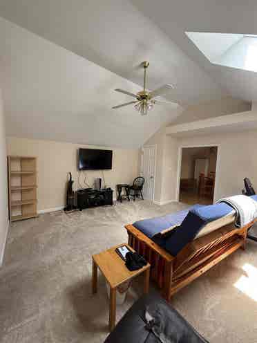 Loft Apartment Available for Rentt