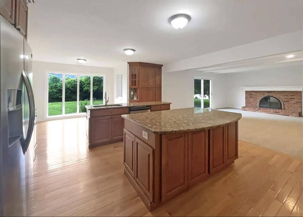 New 4bedroom available for rent .
