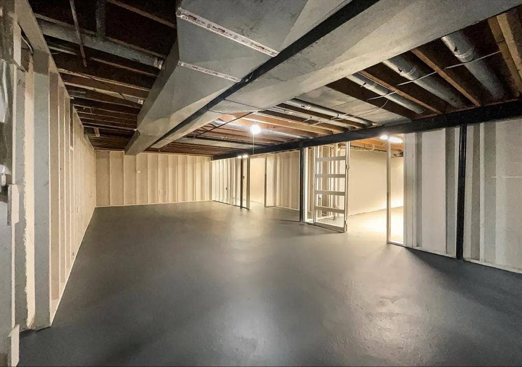 New 4bedroom available for rent .