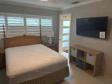 Room for Rent Modern Waterfront Hom