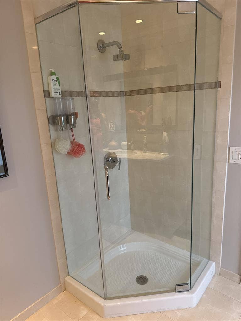 Room for Rent Modern Waterfront Hom